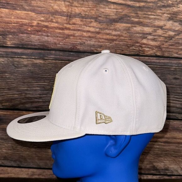 New Era 9Fifty Toronto Raptors SnapBack Hat - Picture 6 of 8